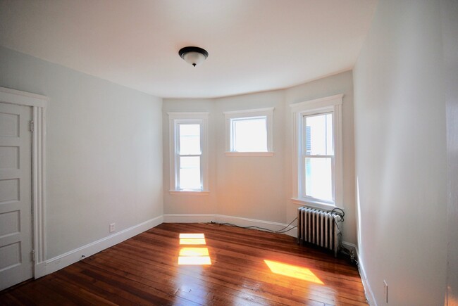 15 Cawfield St, Unit 2 in Boston, MA - Building Photo - Building Photo