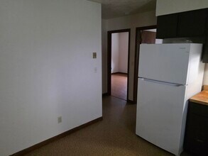 352 Catron St N in Monmouth, OR - Building Photo - Building Photo