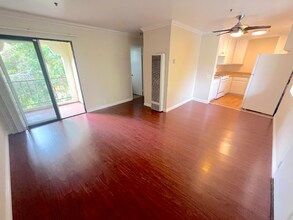 248 W Avenida Palizada in San Clemente, CA - Foto de edificio - Building Photo