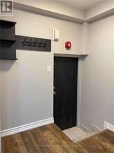 233-233 Lakeshore Rd E in Mississauga, ON - Building Photo - Building Photo