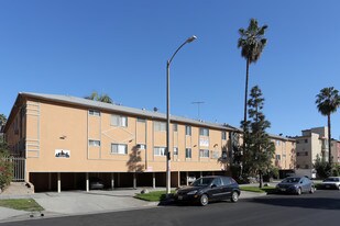 The Hobart Riviera Apartments in Los Angeles, CA - Building Photo
