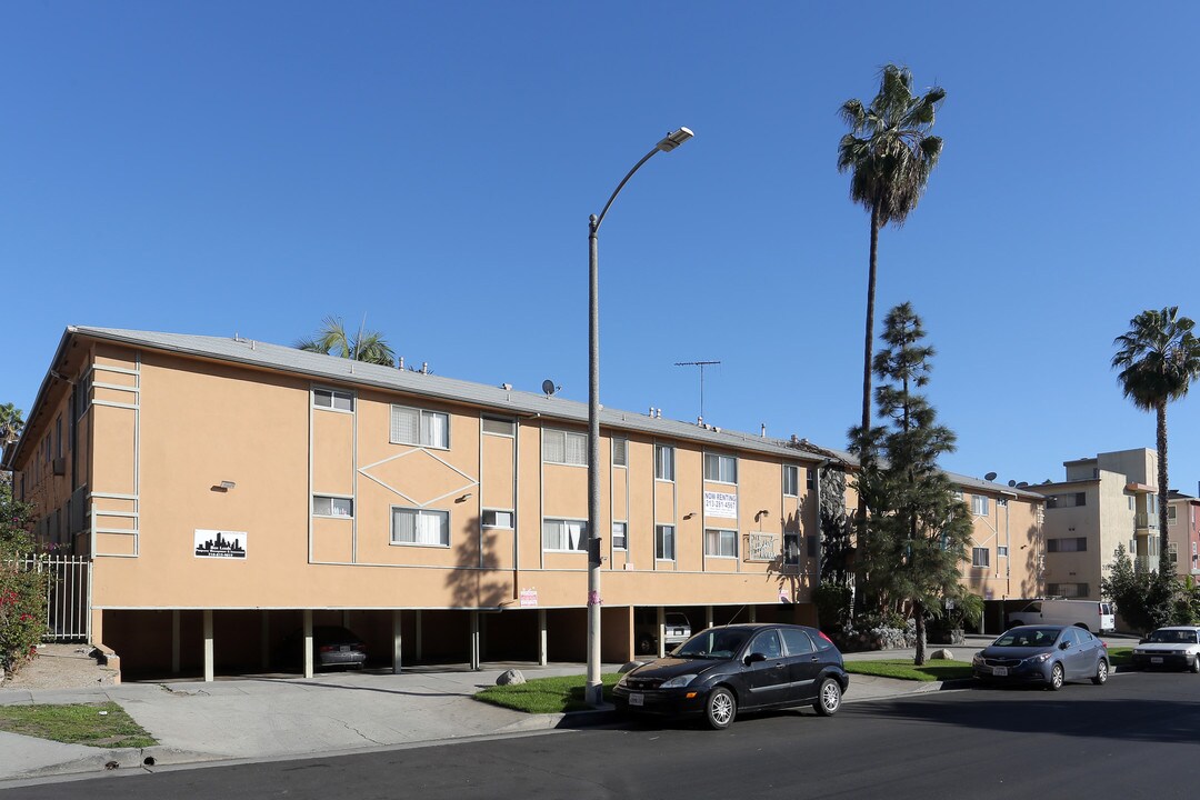 The Hobart Riviera Apartments in Los Angeles, CA - Building Photo