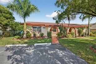 11301 NW 39th St in Coral Springs, FL - Building Photo
