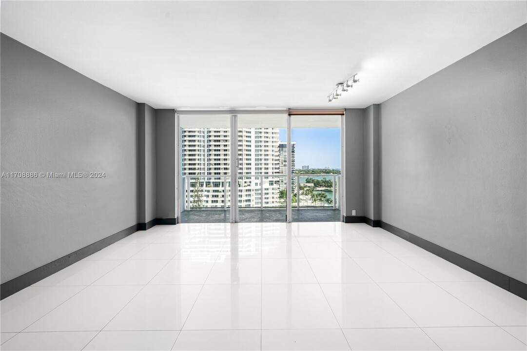 3301 NE 5th Ave, Unit 1212 in Miami, FL - Foto de edificio