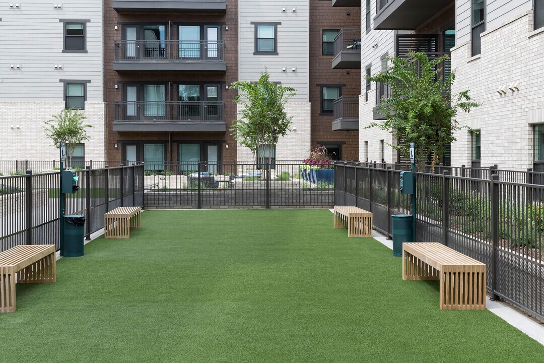 Alexan Lower Greenville in Dallas, TX - Building Photo