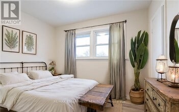 9 W 22nd St in Hamilton, ON - Building Photo - Building Photo