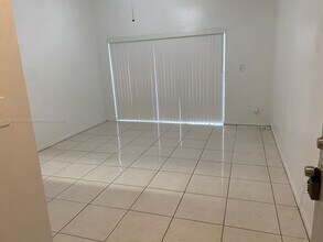 5612 N Rock Island Rd in Tamarac, FL - Building Photo - Building Photo