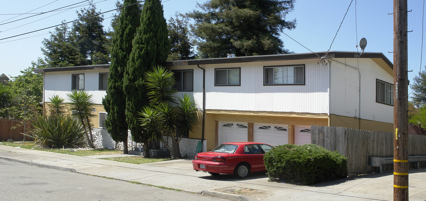 4021 Quigley St in Oakland, CA - Building Photo