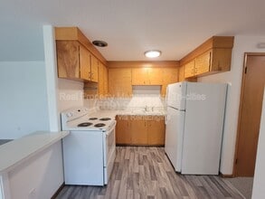 1618 W 7th Pl in Kennewick, WA - Building Photo - Building Photo