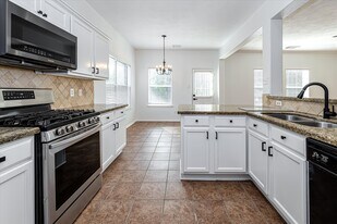 150 S Star Ridge Cir in Spring, TX - Building Photo