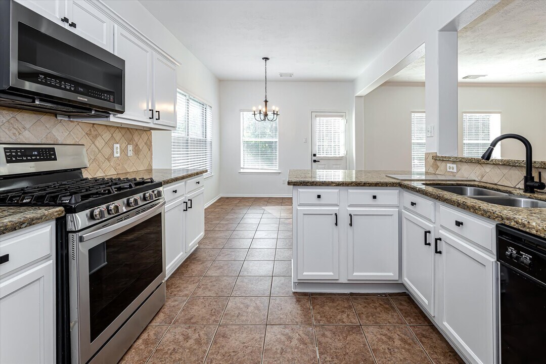 150 S Star Ridge Cir in Spring, TX - Building Photo