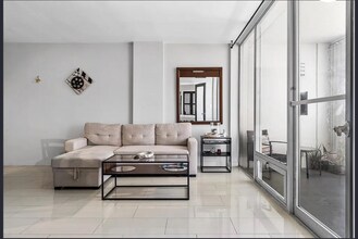 2200 NE 33rd Ave in Fort Lauderdale, FL - Building Photo - Building Photo