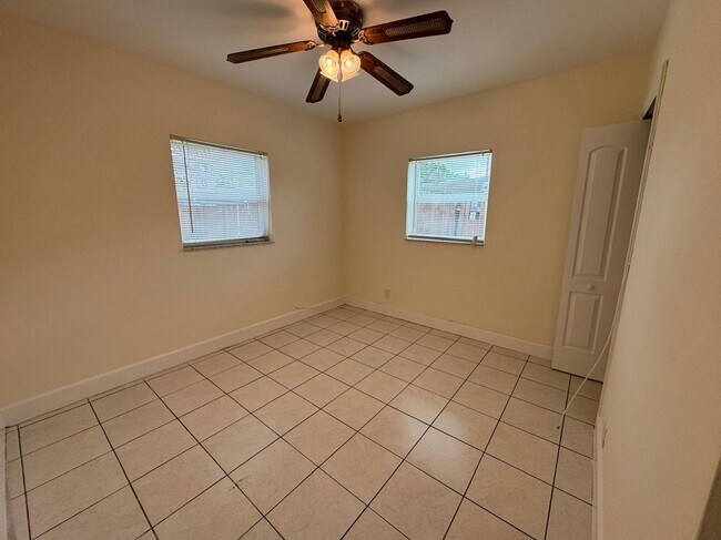 5441 NE 1st Ave. in Fort Lauderdale, FL - Building Photo - Building Photo