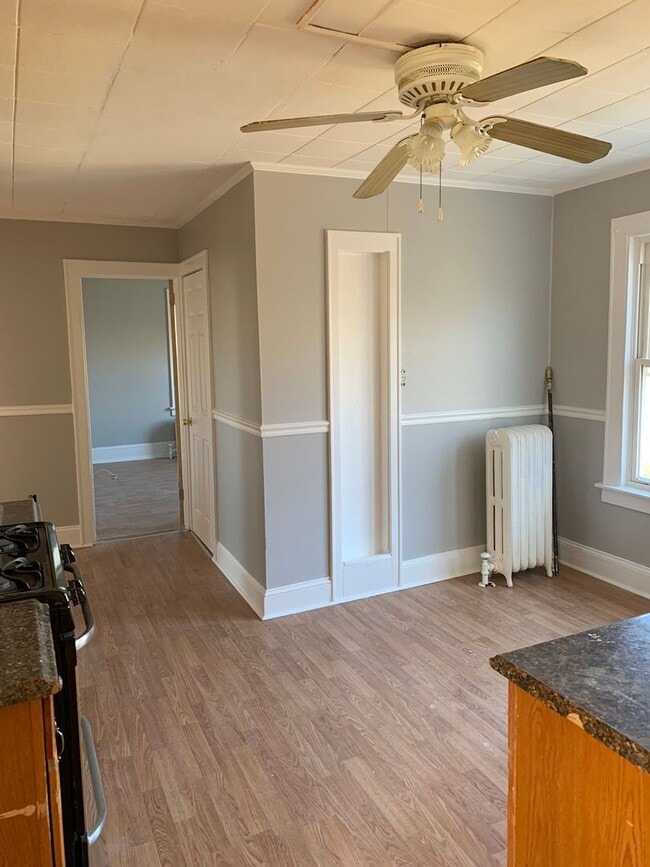 59 Elm St in East Hartford, CT - Building Photo - Building Photo