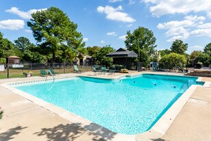Hillside Apartments in Shreveport, LA - Building Photo