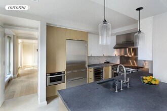 141 E 88th St in New York, NY - Foto de edificio - Building Photo