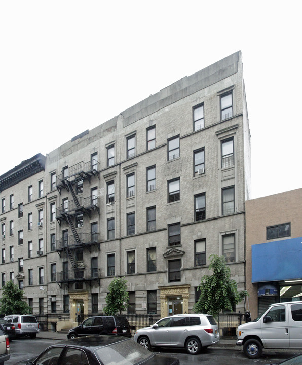 558-560 186th St in New York, NY - Building Photo