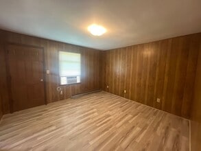 205 E Webb St in Dallas, NC - Building Photo - Building Photo