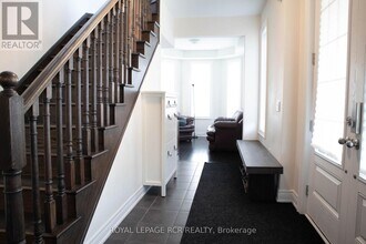 105 Balsdon Hollow in East Gwillimbury, ON - Building Photo - Building Photo