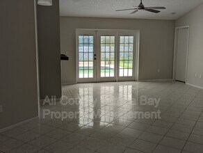 12032 Steppingstone Blvd in Tampa, FL - Building Photo - Building Photo