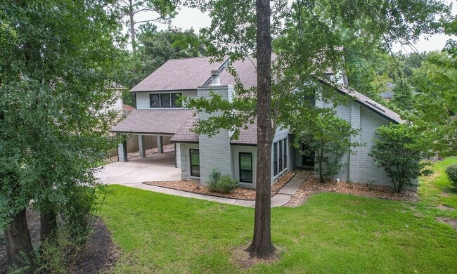 property at 22 Tangle Brush Dr