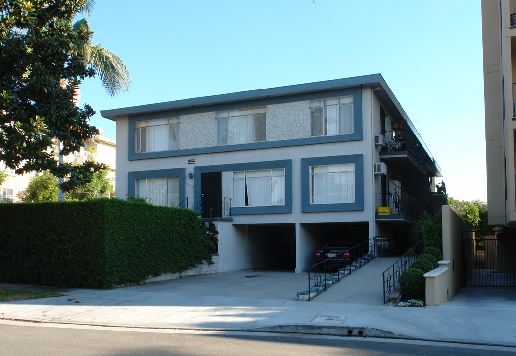 1900 Manning Ave in Los Angeles, CA - Building Photo