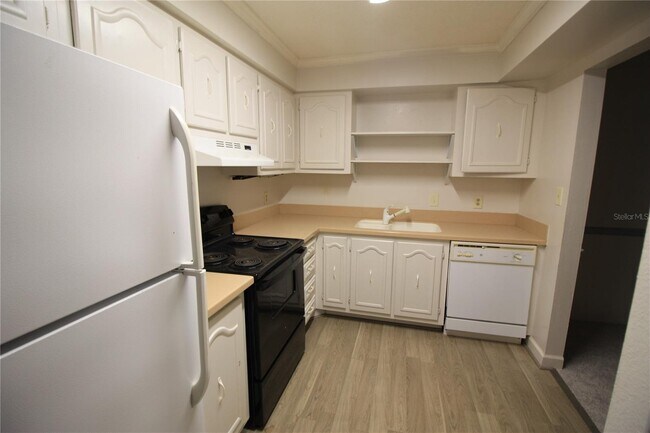 540 Orange Dr in Altamonte Springs, FL - Building Photo - Building Photo