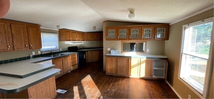 212 S Pine St in Mineral Springs, AR - Building Photo - Building Photo