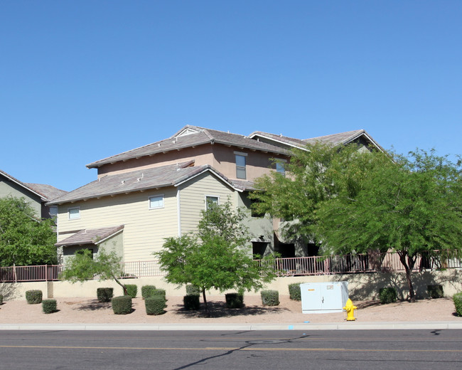 San Angelin in Mesa, AZ - Foto de edificio - Building Photo