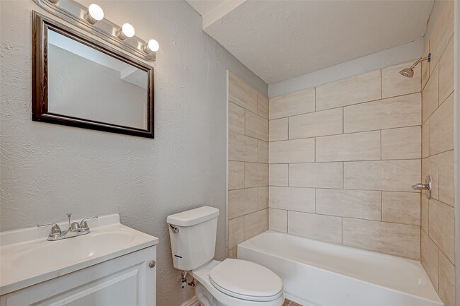 9709 Fairland Dr in Houston, TX - Building Photo - Building Photo