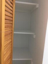 9229 SW 87th Ave, Unit D7 in Miami, FL - Building Photo - Building Photo
