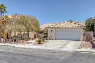 8054 Coronado Coast St in Las Vegas, NV - Building Photo - Building Photo