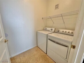 54 Ruffled Feather Way in Henderson, NV - Building Photo - Building Photo