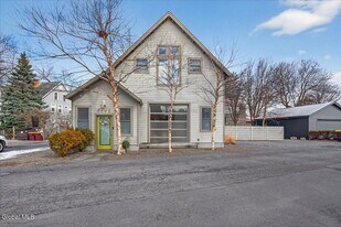 5 Swanner Ln in Saratoga Springs, NY - Building Photo