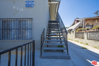 810 W 62nd St in Los Angeles, CA - Building Photo - Building Photo