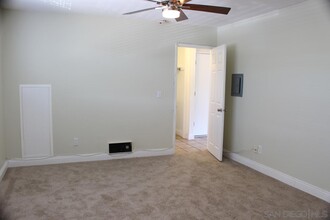 9522 Carroll Canyon Rd in San Diego, CA - Foto de edificio - Building Photo