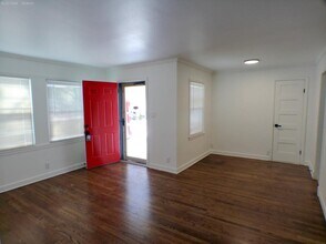 1210 W 25th Terrace in Independence, MO - Building Photo - Building Photo