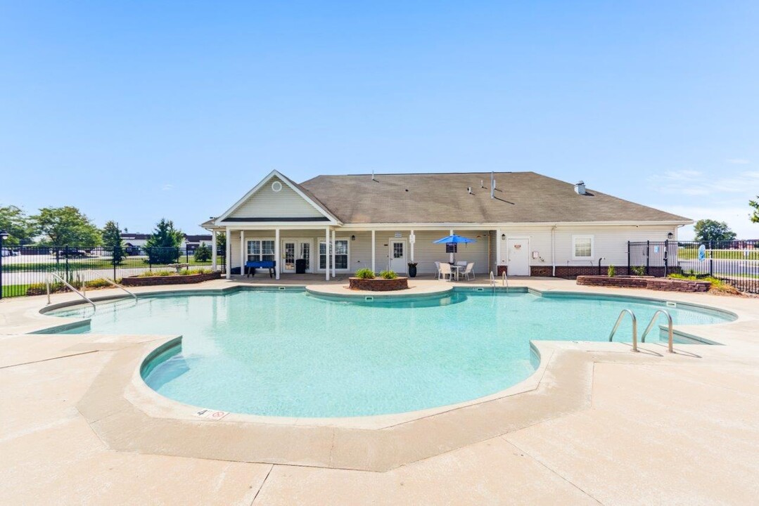 Lake Pointe Apartment Homes in Portage, IN - Foto de edificio