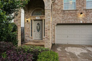 7630 N Linpar Ct in Houston, TX - Building Photo