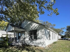 15 Denovian Ct in Cahokia, IL - Building Photo