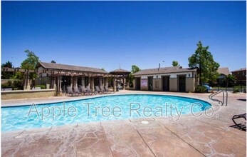 1560 Gazebo Ln in Hemet, CA - Building Photo - Building Photo