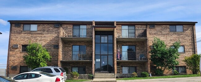 5208 Belclare Rd, Unit CM11 in Cincinnati, OH - Foto de edificio - Building Photo