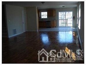 22 N Whittier St in Carteret, NJ - Building Photo - Building Photo