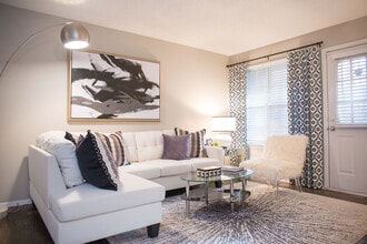 Brooks Crossing Apartments in Riverdale, GA - Building Photo - Building Photo