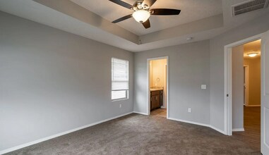 588 W Danielle St in Republic, MO - Building Photo - Building Photo