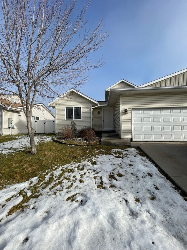 property at 23 Stratford Dr