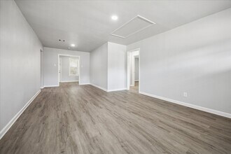 5139 Enyart St in Houston, TX - Foto de edificio - Building Photo