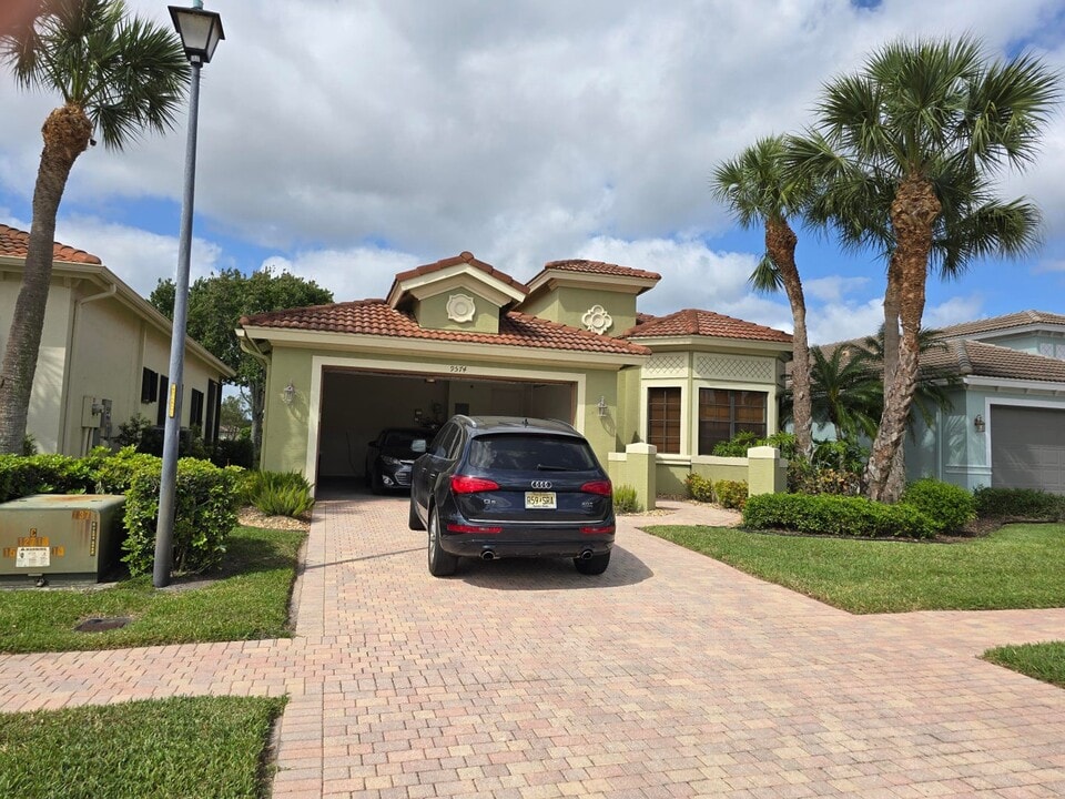 9574 Tivoli Isles Blvd in Delray Beach, FL - Building Photo