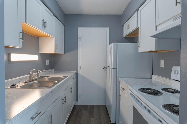 Zahra Apartments in Miamisburg in Miamisburg, OH - Building Photo - Building Photo