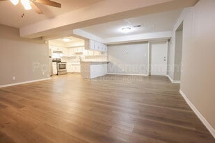 5828 Erskine St in Omaha, NE - Building Photo
